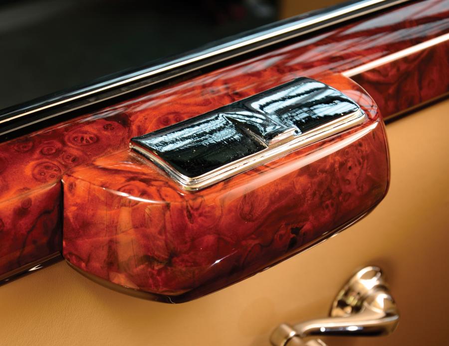  Mercedes-Benz 300 Sliding-Roof Limousine 1952 года  (фото 2 из 17)